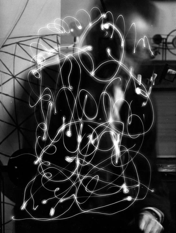 Long-exposure light painting